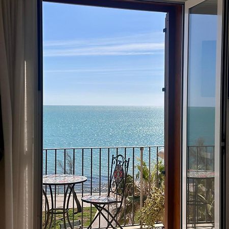 Vista D'Amare Bed & Breakfast Pozzallo Bagian luar foto